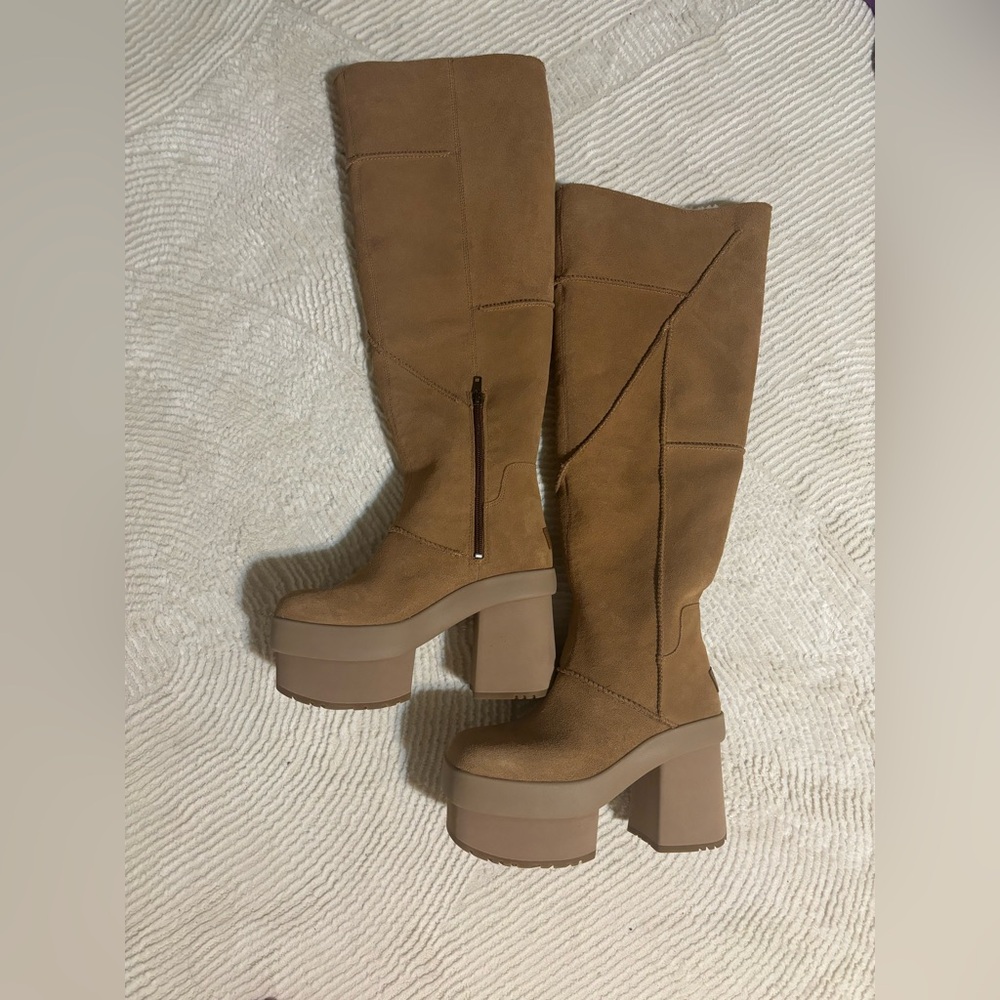 Ugg New Heights Platform Xtra Boots 🎄